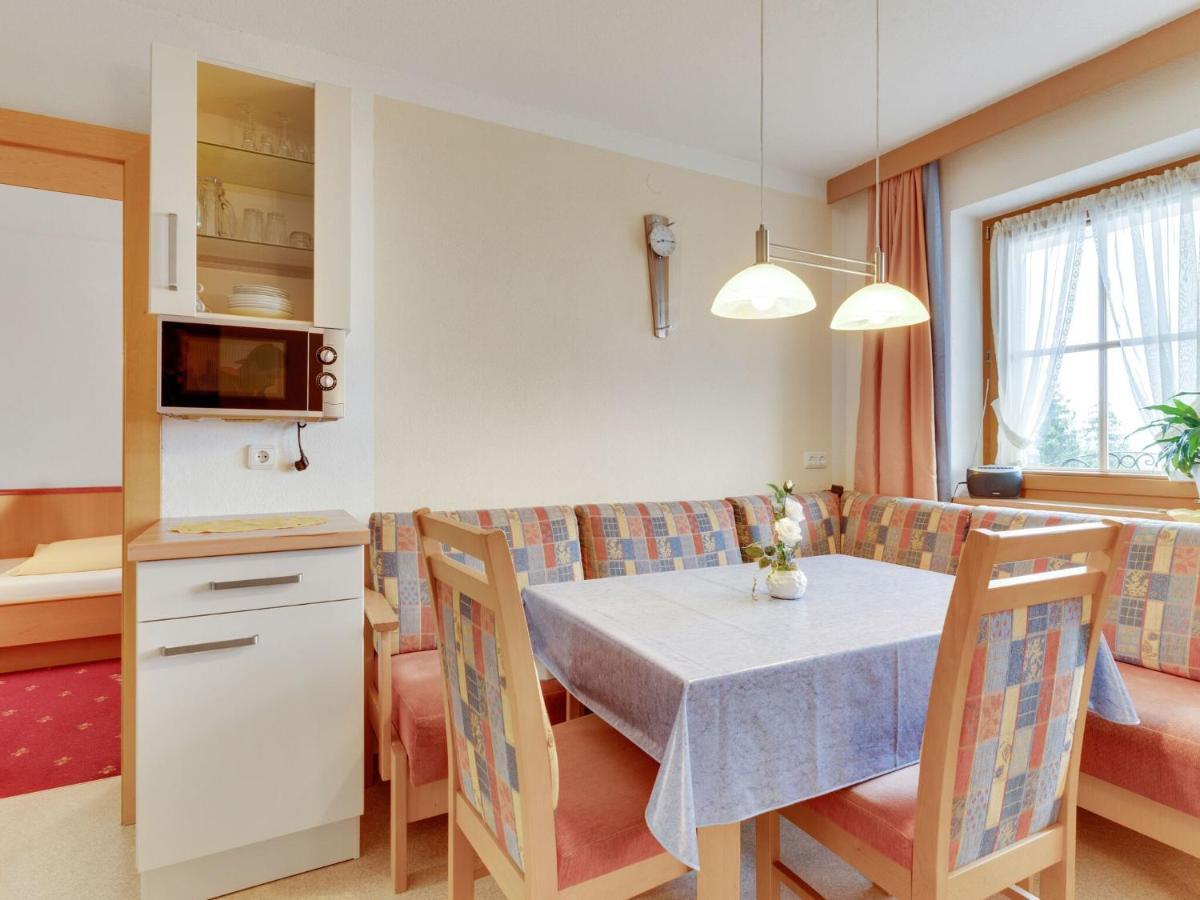 Quaint Apartment In Hainzenberg Near Horbergbahn エクステリア 写真