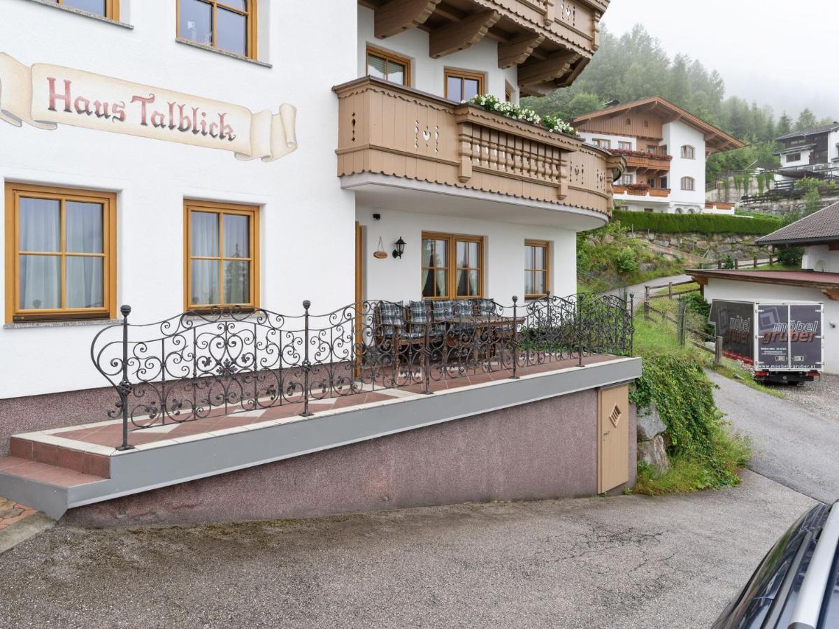 Quaint Apartment In Hainzenberg Near Horbergbahn エクステリア 写真